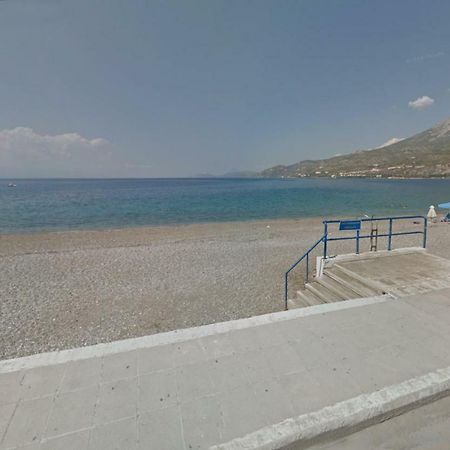 Loutraki Μοναδικής Θέσης Διαμέρισμα Στη Θάλασσα Eksteriør bilde