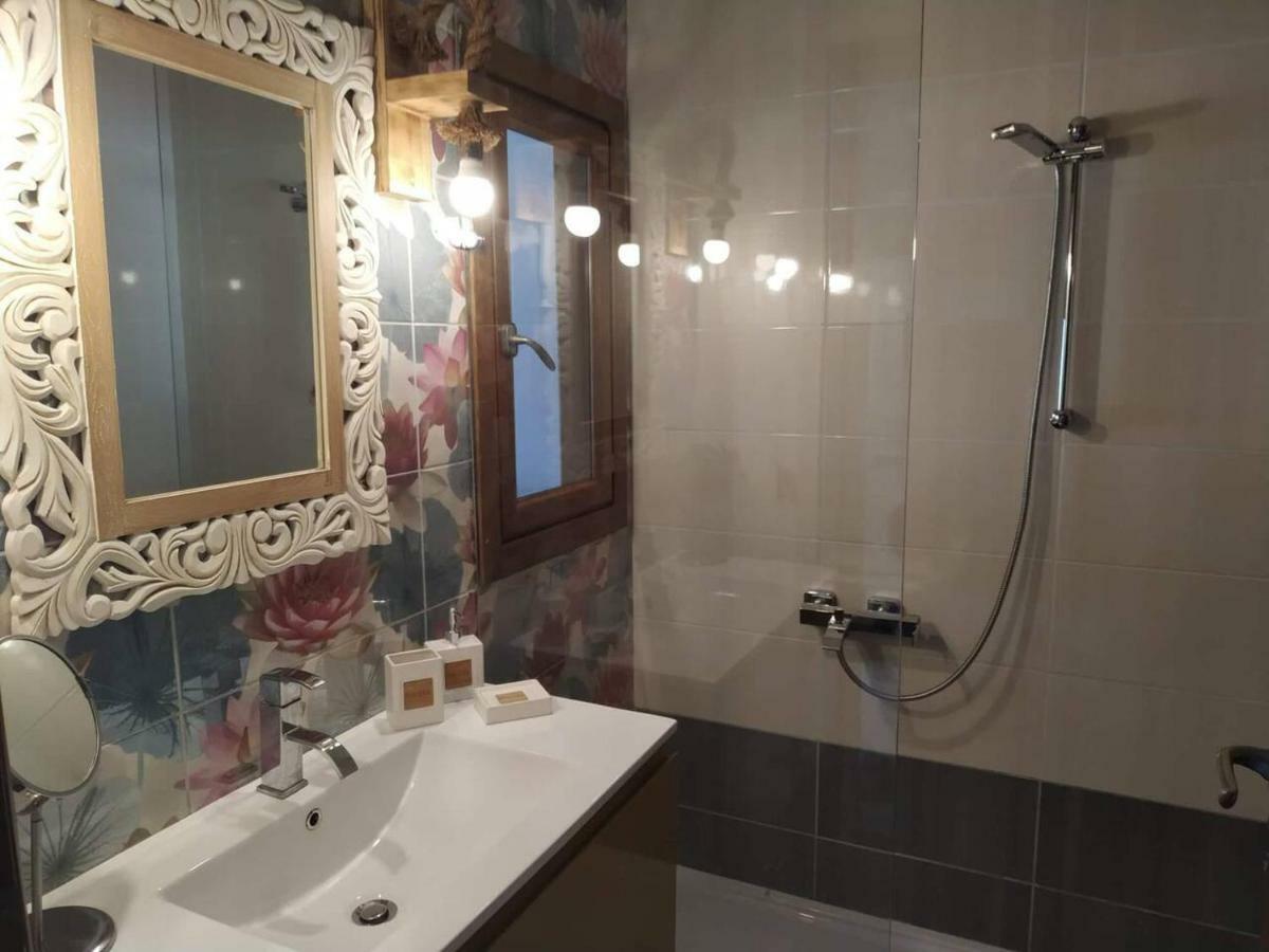 Loutraki Μοναδικής Θέσης Διαμέρισμα Στη Θάλασσα Eksteriør bilde